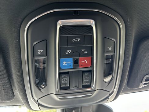 New 2025 Jeep Grand Cherokee L Altitude image 37