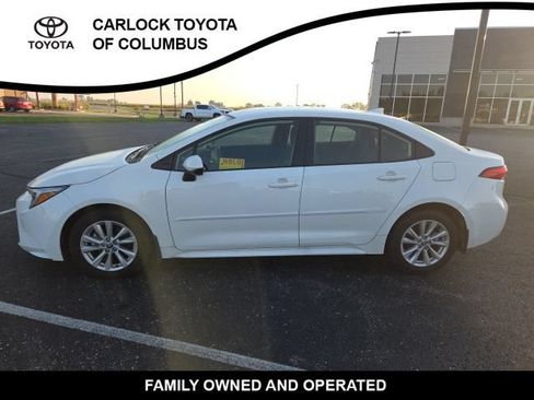 Used 2025 Toyota Corolla LE w/ LE Premium Package FWD image 3