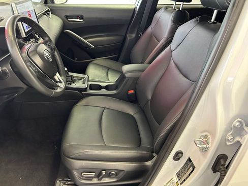 Used 2026 Toyota Corolla Cross XLE FWD image 15