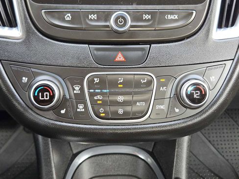 Used 2018 Chevrolet Malibu Premier w/ Premier Sun and Wheel Package image 19