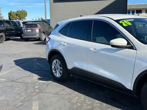 Used 2020 Ford Escape SE image 4
