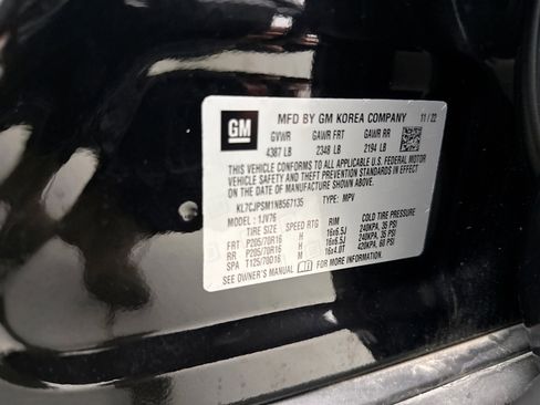 Used 2022 Chevrolet Trax LT w/ LT Convenience Package image 23