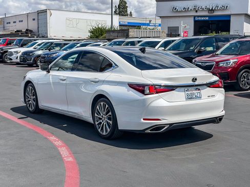 Used 2019 Lexus ES 350 w/ Premium Package FWD image 2