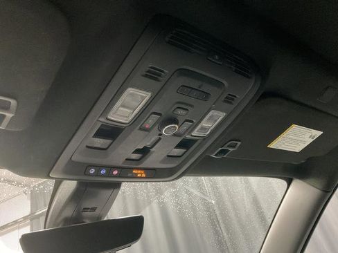 Used 2022 GMC Yukon XL Denali w/ Denali Ultimate Package image 28