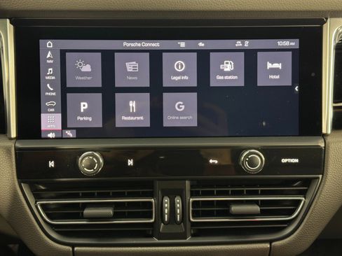 Used 2023 Porsche Macan image 28