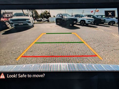 Used 2022 Volkswagen Tiguan SE image 25