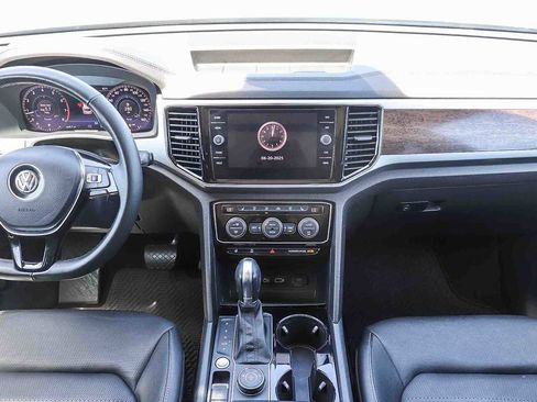 Used 2018 Volkswagen Atlas SEL Premium image 13