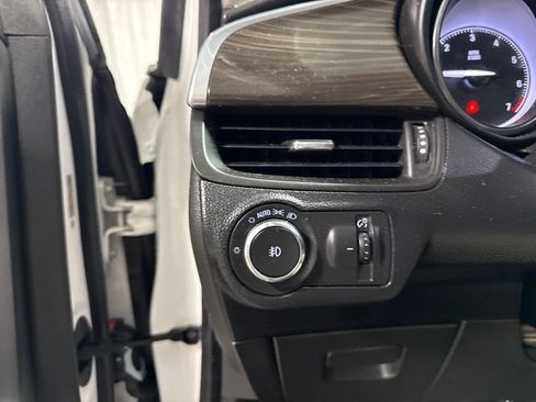 Used 2019 Buick Envision Essence w/ LPO, Road Trip Package FWD image 24