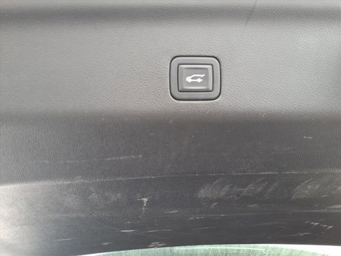 Used 2023 Cadillac Escalade Premium Luxury image 14