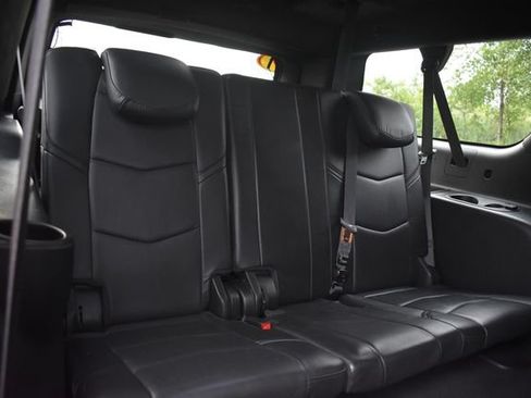 Used 2019 Cadillac Escalade ESV Platinum AWD/4WD image 22