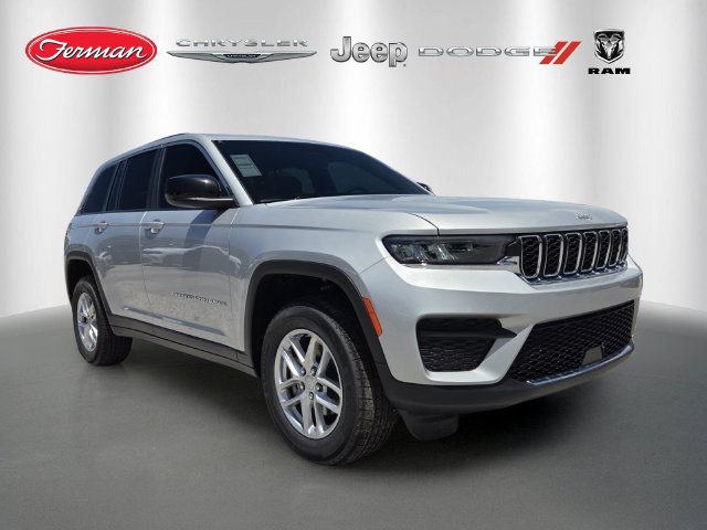 New 2026 Jeep Grand Cherokee Laredo RWD image 1
