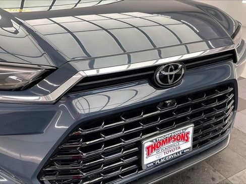 Used 2024 Toyota Grand Highlander Limited image 31