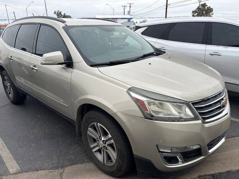 Used 2015 Chevrolet Traverse LT FWD image 2