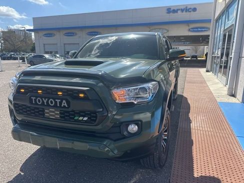 Used 2022 Toyota Tacoma TRD Sport image 7