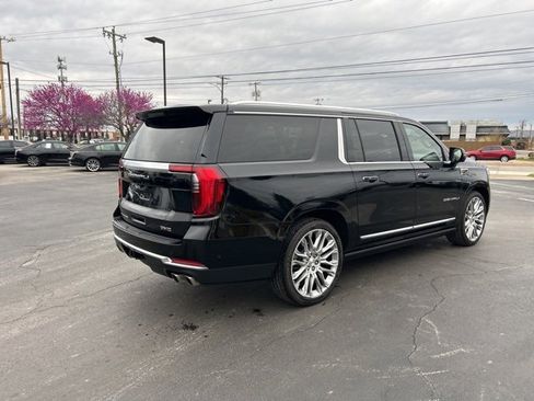 Used 2025 GMC Yukon XL Denali w/ Sun & Power Step Package image 6