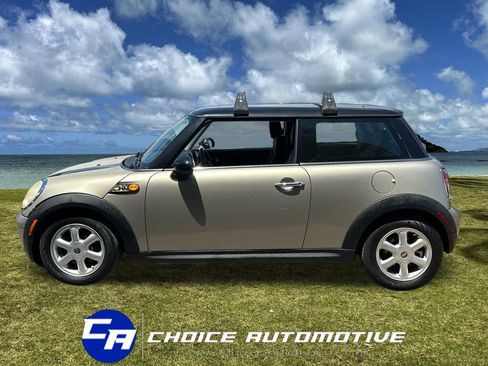 Used 2010 MINI Cooper Hardtop FWD image 3