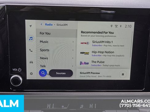 Used 2025 Toyota Camry SE image 42