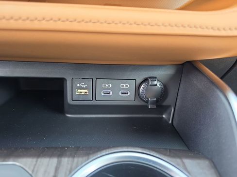 New 2026 Toyota Highlander Platinum AWD/4WD image 22