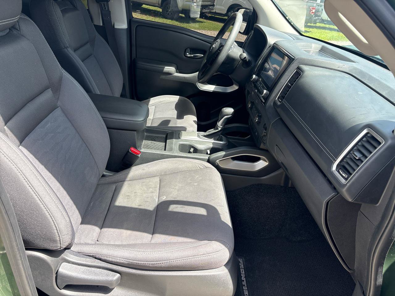 Used 2023 Nissan Frontier SV RWD image 17