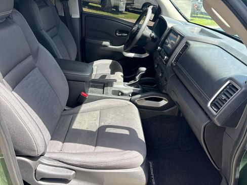 Used 2023 Nissan Frontier SV RWD image 17