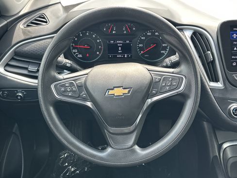 Used 2025 Chevrolet Malibu LT image 23