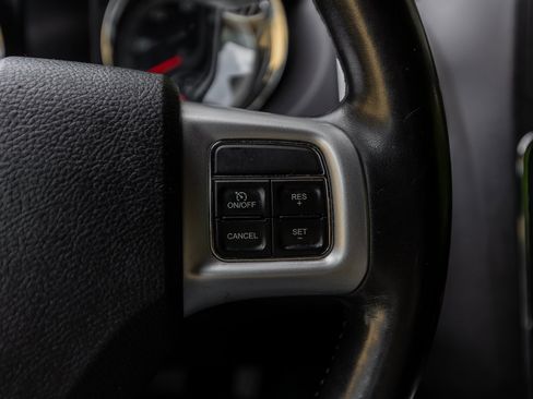 Used 2020 Dodge Grand Caravan GT FWD image 8