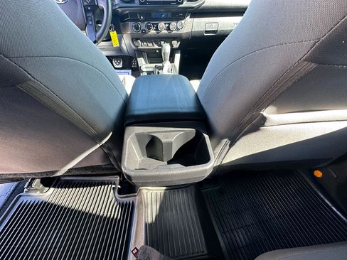 Used 2022 Toyota Tacoma SR5 image 21