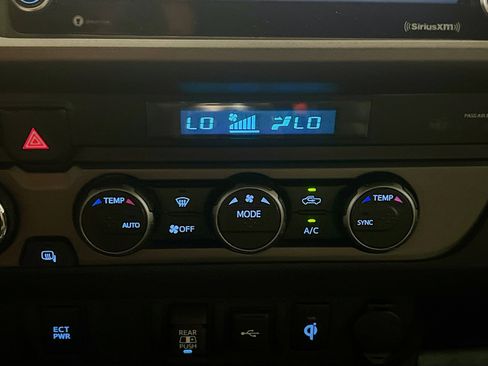 Used 2023 Toyota Tacoma TRD Off-Road w/ Black Out Package (TMS) AWD/4WD image 11