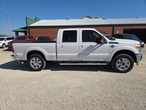 Used 2015 Ford F250 Lariat w/ Chrome Package image 2