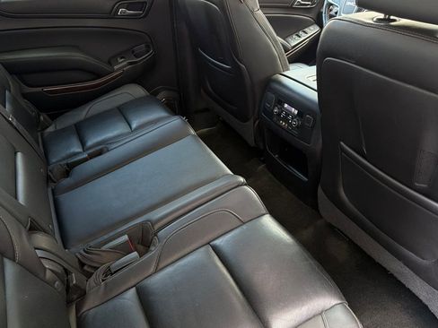 Used 2016 GMC Yukon XL SLT w/ Open Road Package AWD/4WD image 18