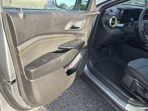 New 2026 Chevrolet Trax LT w/ Driver Confidence Package image 11