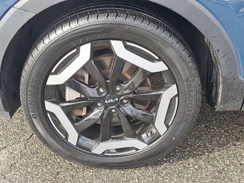 Used 2023 Kia Telluride EX w/ EX Captain's Chair Package image 8