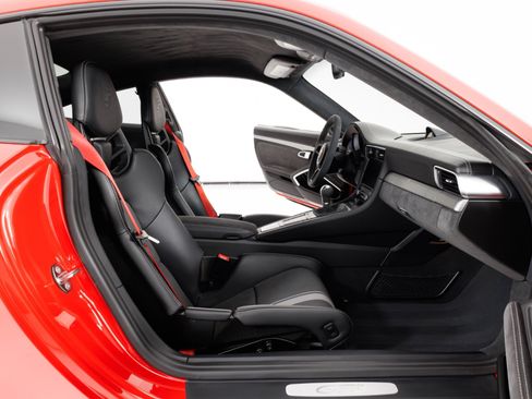 Used 2018 Porsche 911 GT3 w/ Sport Chrono Package RWD image 32