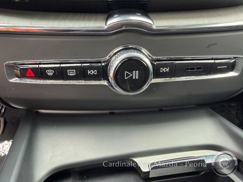 Used 2025 Volvo XC60 B5 Plus AWD/4WD image 29