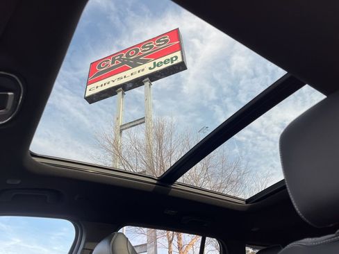 New 2025 Jeep Grand Cherokee Limited w/ Black Appearance Package image 4