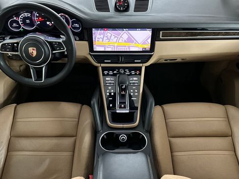 Used 2019 Porsche Cayenne image 3
