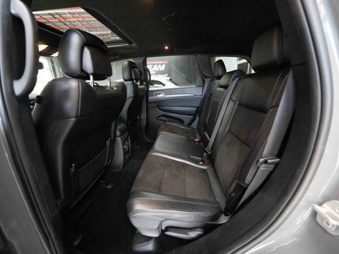 Used 2019 Jeep Grand Cherokee Altitude AWD/4WD image 22