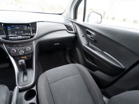 Used 2022 Chevrolet Trax LS w/ Tint and Cruise Package image 14