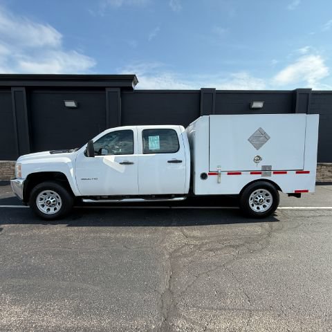 Used 2013 Chevrolet Silverado 3500 W/T w/ Skid Plate Package AWD/4WD image 2