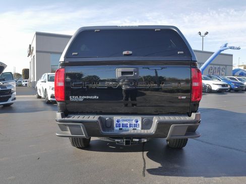 Used 2022 Chevrolet Colorado LT w/ LT Convenience Package image 7