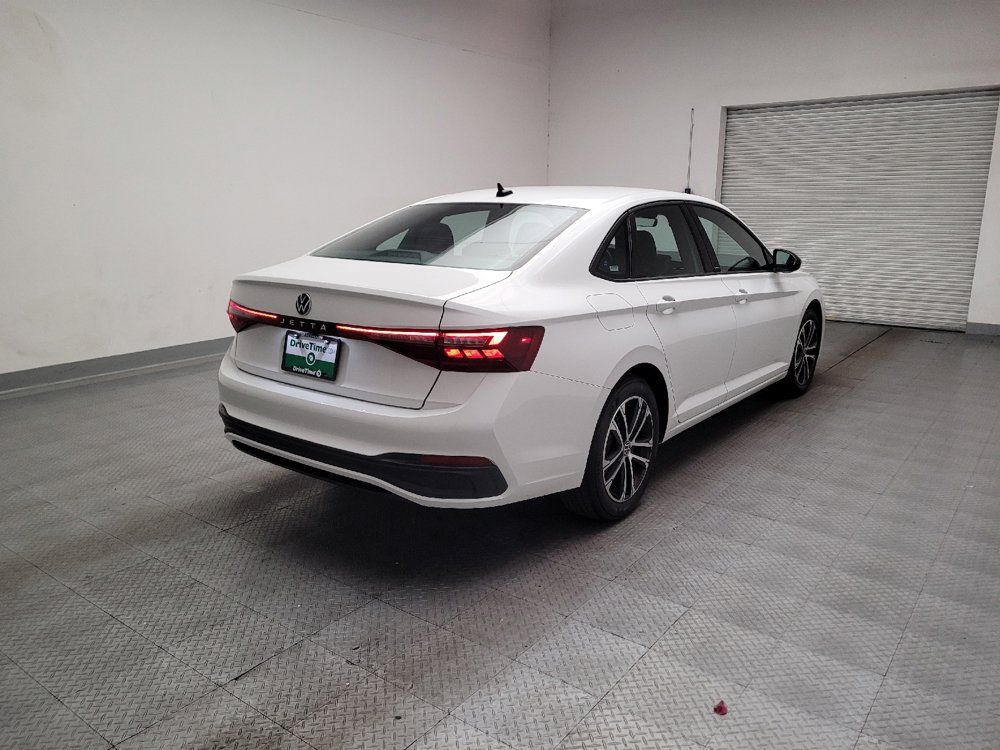 Used 2025 Volkswagen Jetta Sport FWD image 9