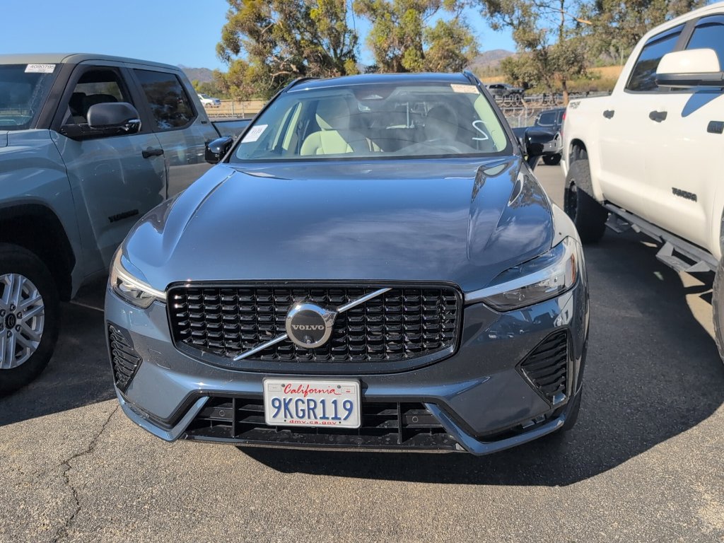 Used 2024 Volvo XC60 B5 Plus AWD/4WD image 2