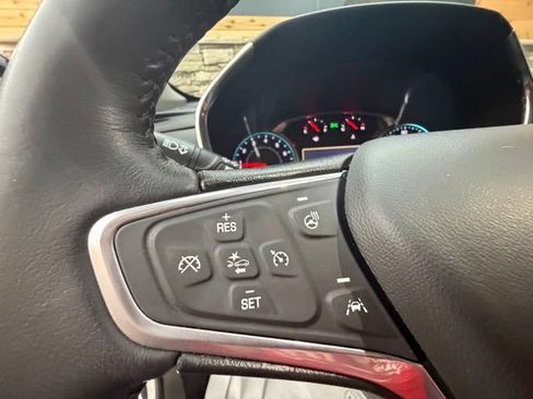 Used 2022 Chevrolet Equinox LT AWD/4WD image 25