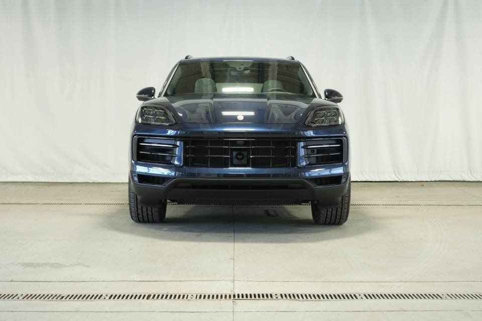 Certified 2026 Porsche Cayenne AWD/4WD image 10
