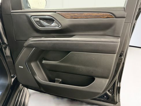 Used 2024 Chevrolet Tahoe Premier AWD/4WD image 35