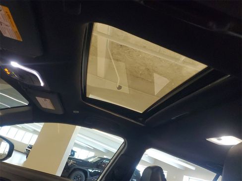 Certified 2023 Toyota Corolla Cross XSE w/ Convenience Package image 18