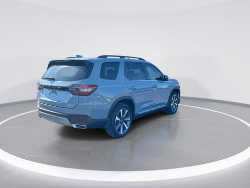 Used 2023 Honda Pilot Touring image 9
