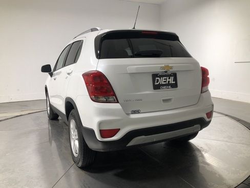 Used 2022 Chevrolet Trax LT w/ LT Convenience Package image 5
