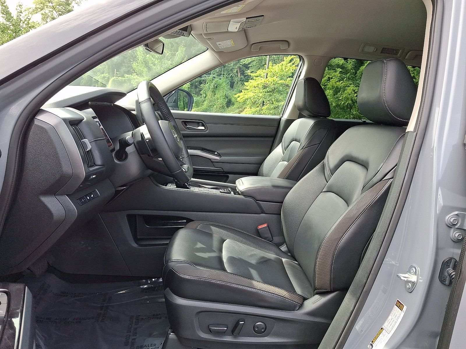 Certified 2024 Nissan Pathfinder SL AWD/4WD image 15