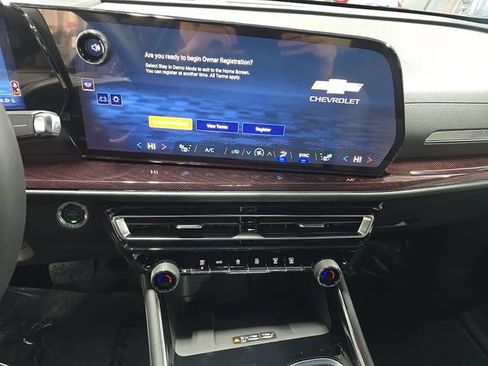 New 2026 Chevrolet Traverse Z71 w/ Driver Confidence Package image 22